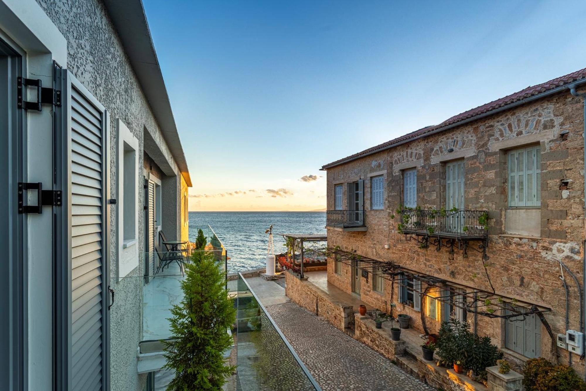 Marina Apartments Kardhamili Exteriör bild