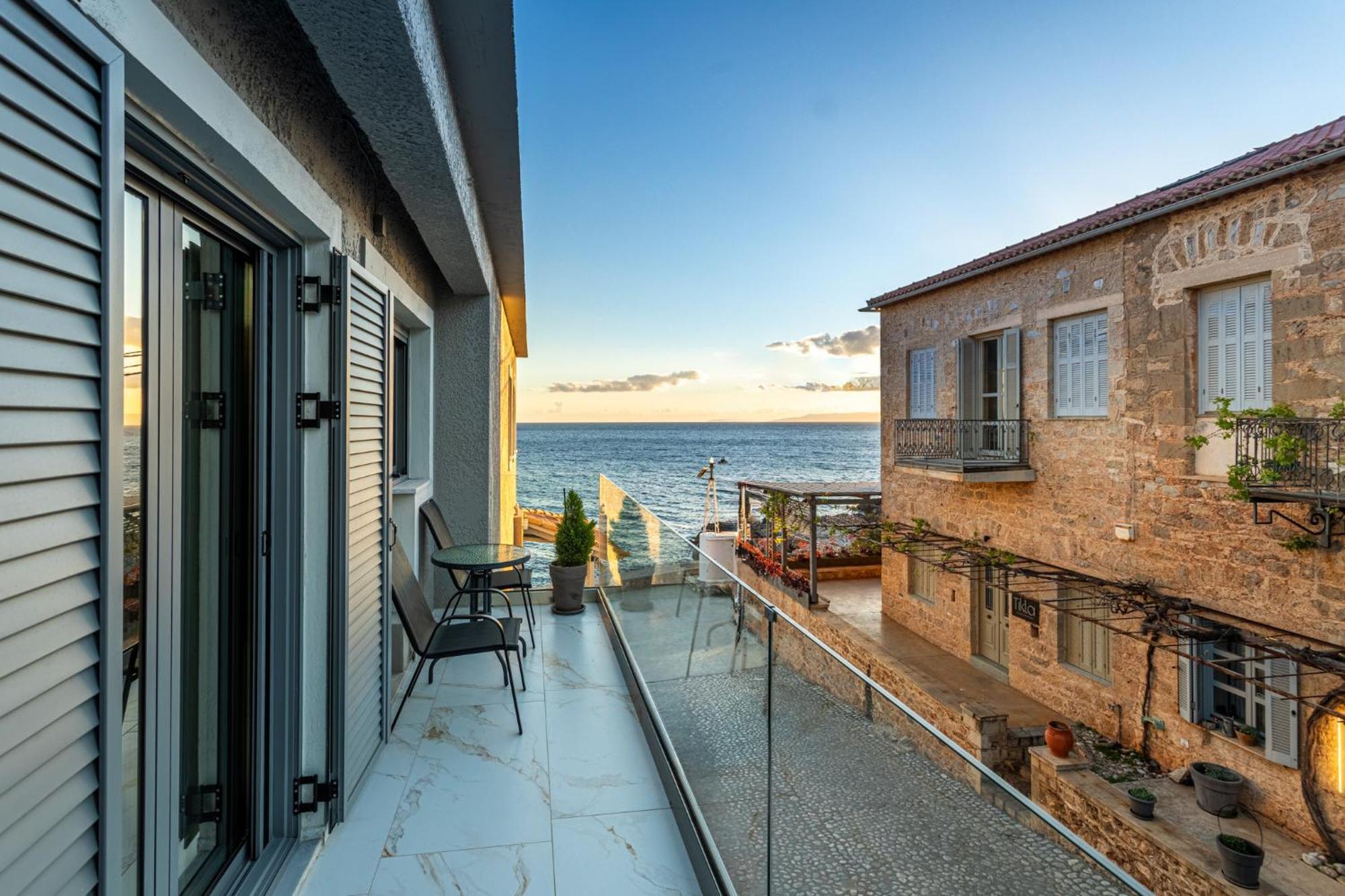 Marina Apartments Kardhamili Exteriör bild